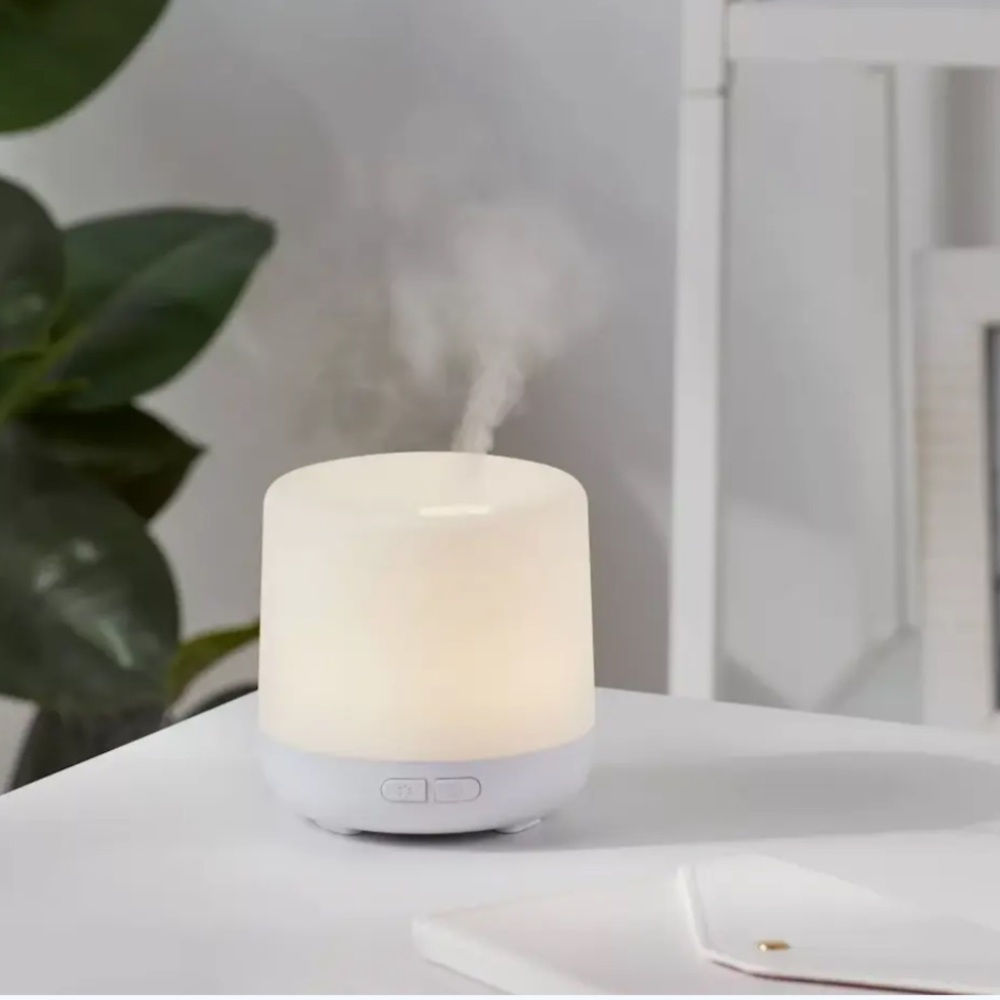 MADE BY DESING NWT ultrasonic oil diffuser -white -120ml
